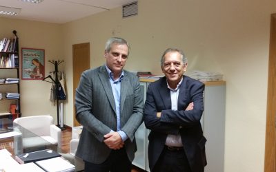 El director del Colegio recibe la felicitación oficial del Secretario Autonómico de Educación D. Miquel Soler por la obtención del Premio Nacional de Educación 2016