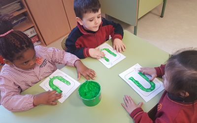 Los alumnos de tres años se llevan a casa al «Rey U»