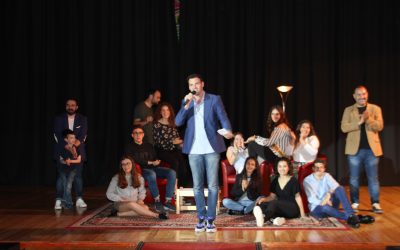Famosos monologuistas de Valencia Comedy ofrecen un espectáculo de humor en el Colegio Salesiano San Juan Bosco de Valencia junto con alumnado del centro de la asignatura de Artes Escénicas
