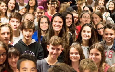 La nadadora Merche Peris vuelve al Colegio Salesiano San Juan Bosco Valencia donde dio sus primeros pasos y brazadas para dar una charla en la Semana de Orientación Vocacional