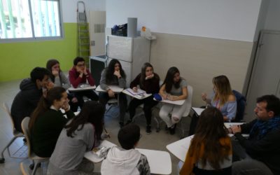 L’equip UP STEAM comença la planificació del seu prototip del robot.