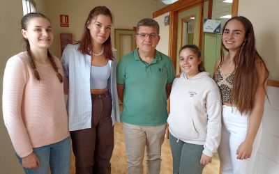 Kristina y Larisa, dos alumnas del colegio Zavod sv. Stanislava en Eslovenia se encuentran de estancia en nuestro colegio con el programa Erasmus Plus