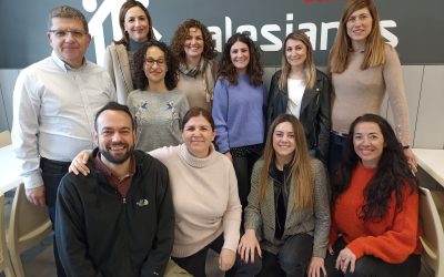 El colegio acoge a dos centros de la Comunidad Valenciana para mostrarles el proyecto global de centro SomRiu, dentro del programa iMou-te de la Conselleria d’Educació